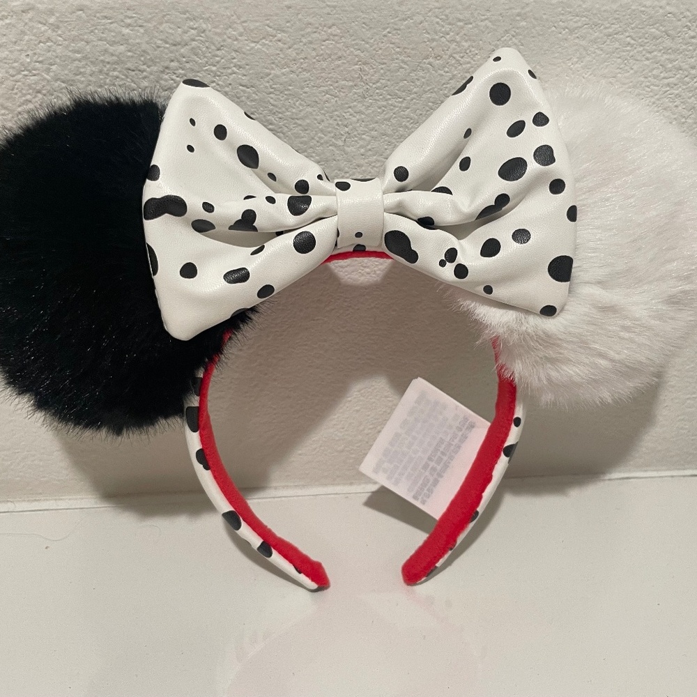 101 Dalmatian Cruella Disney ears